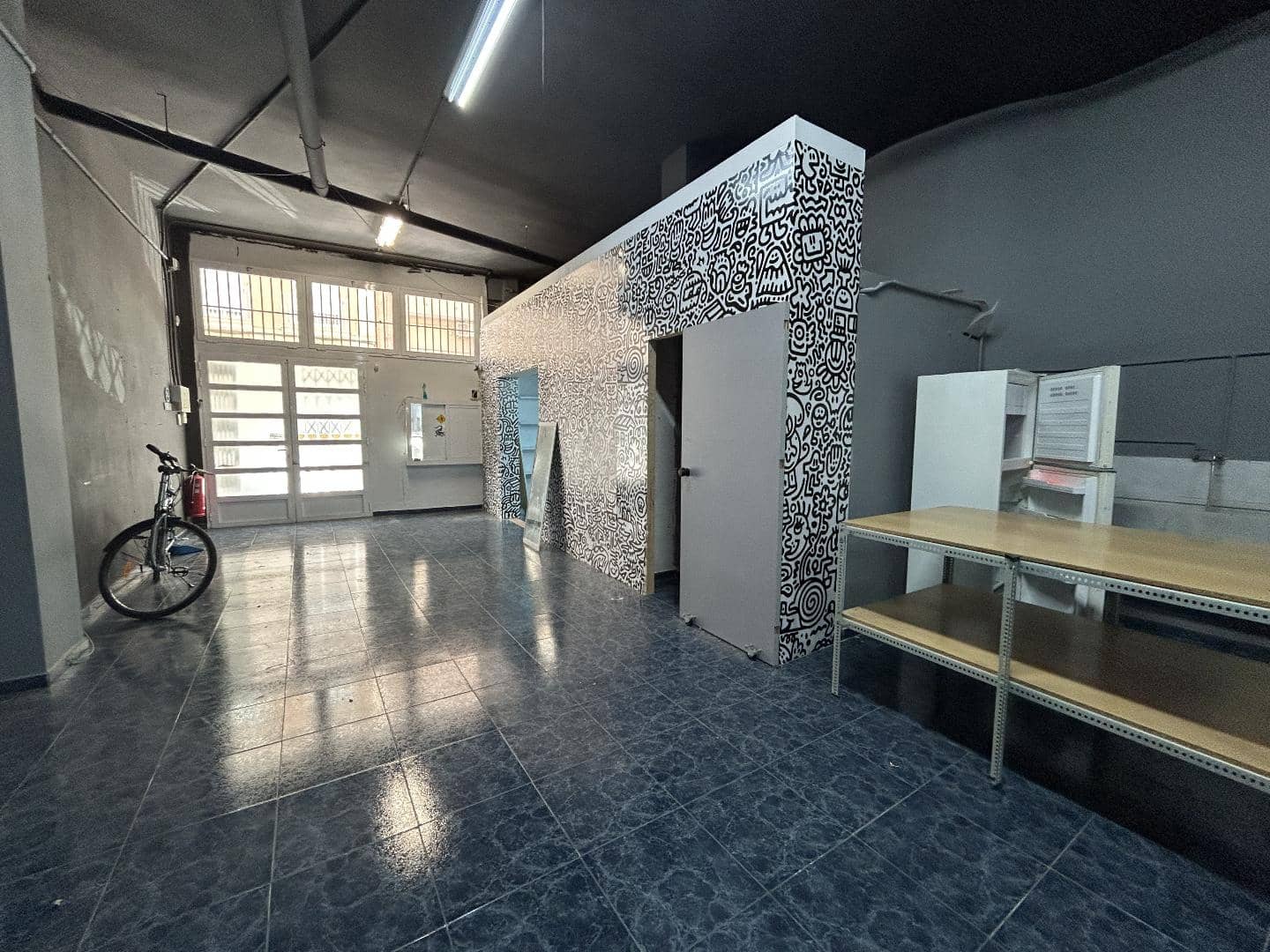 Commercial for sale in Torrent - € 120,000 (Ref: 8431212)