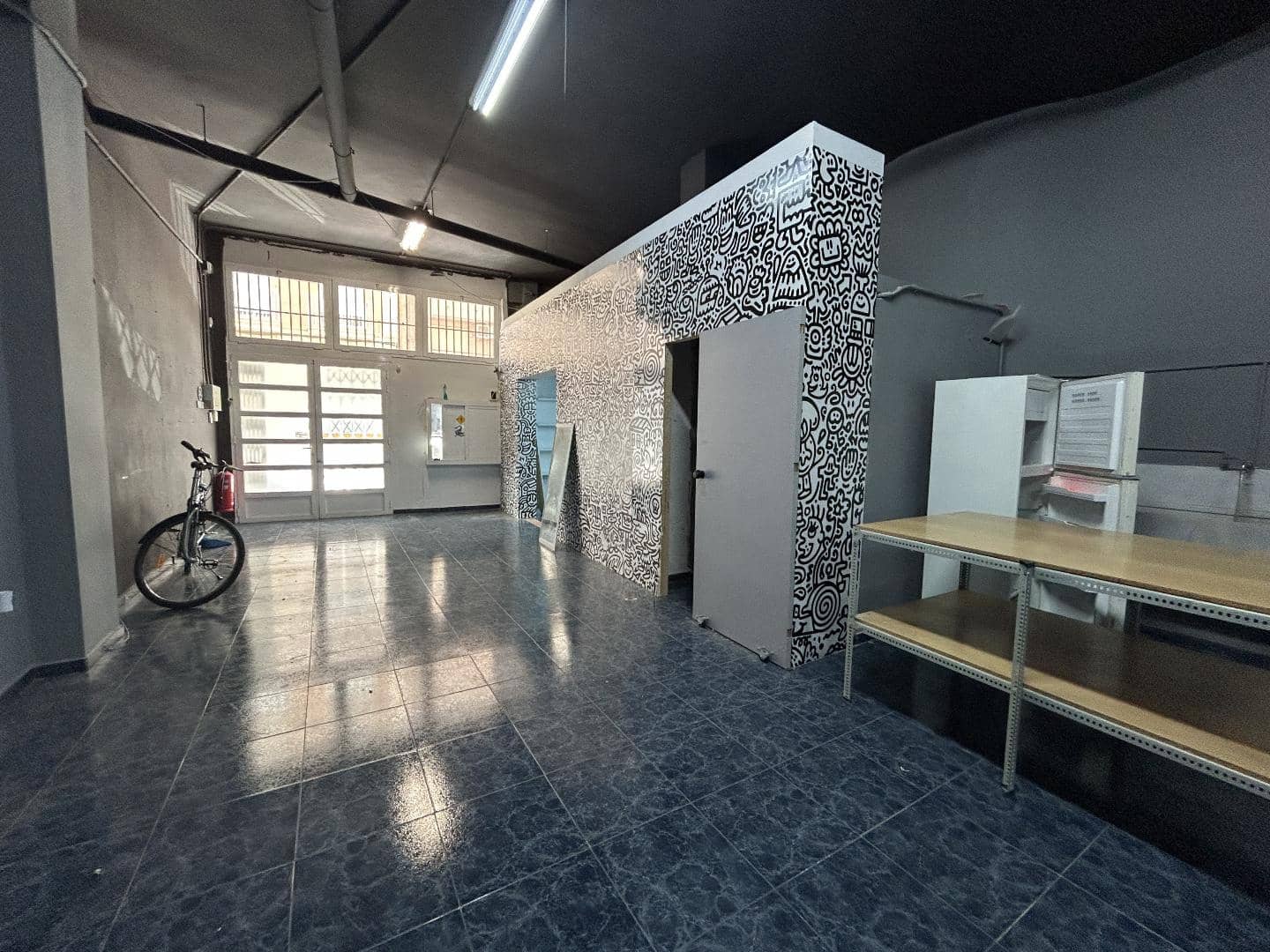 Commercial for sale in Torrent - € 120,000 (Ref: 8431212)