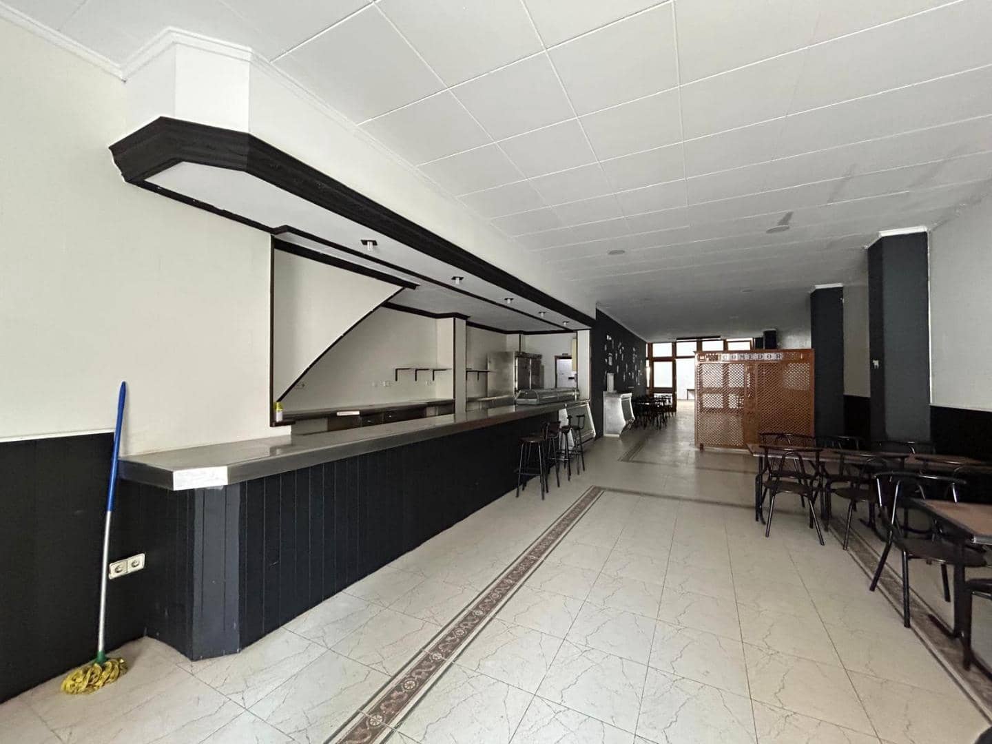 Comercial para venda em Montserrat - 165 000 € (Ref: 8992171)