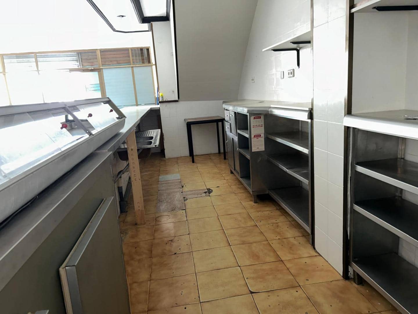 Comercial para venda em Montserrat - 165 000 € (Ref: 8992171)