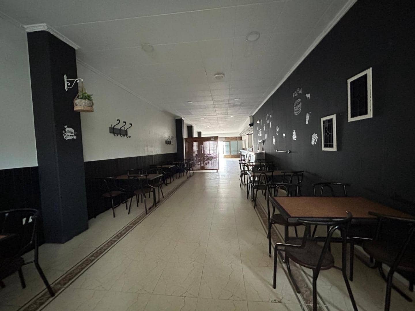 Comercial para venda em Montserrat - 165 000 € (Ref: 8992171)