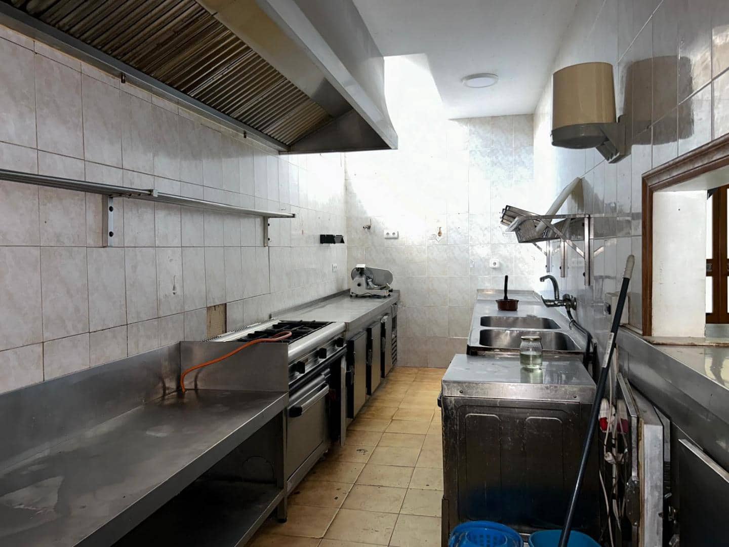 Comercial para venda em Montserrat - 165 000 € (Ref: 8992171)