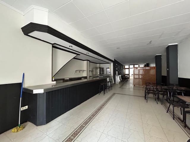 Commercial for sale in Montserrat - € 165,000 (Ref: 8992171)