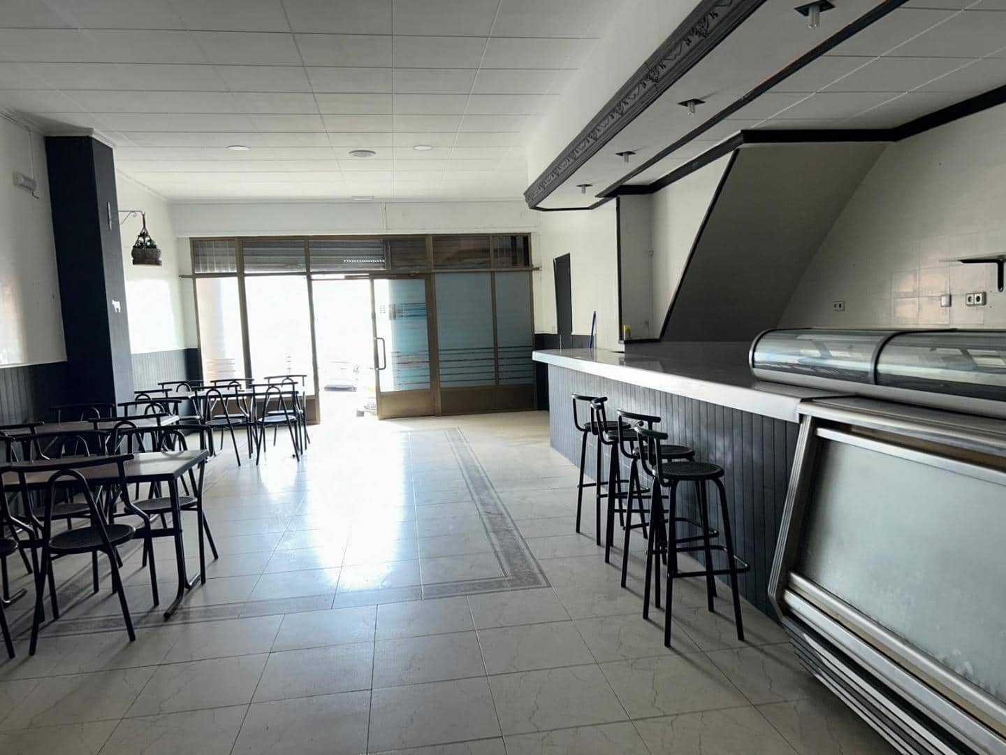 Comercial para venda em Montserrat - 165 000 € (Ref: 8992171)