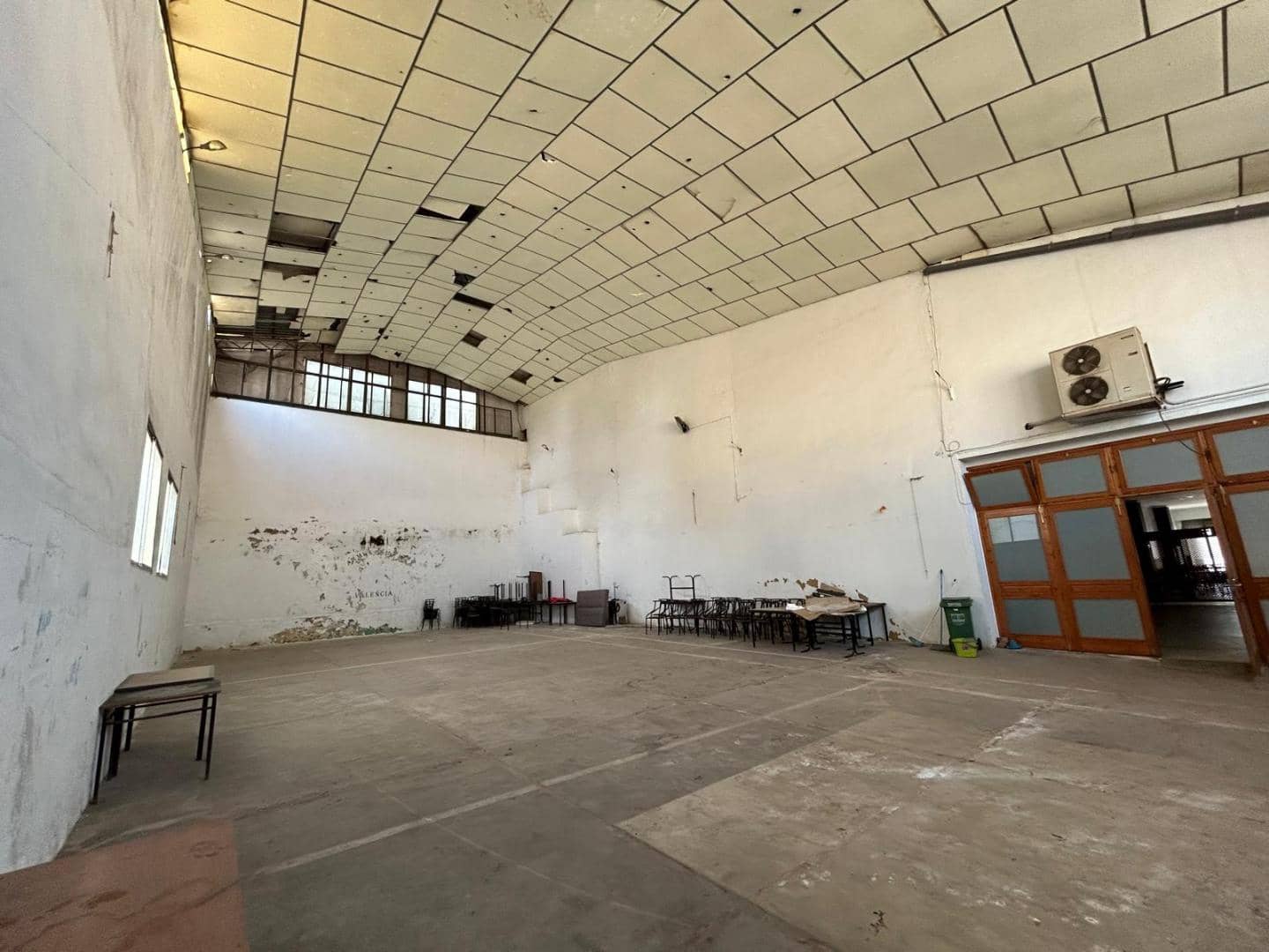 Comercial para venda em Montserrat - 165 000 € (Ref: 8992171)