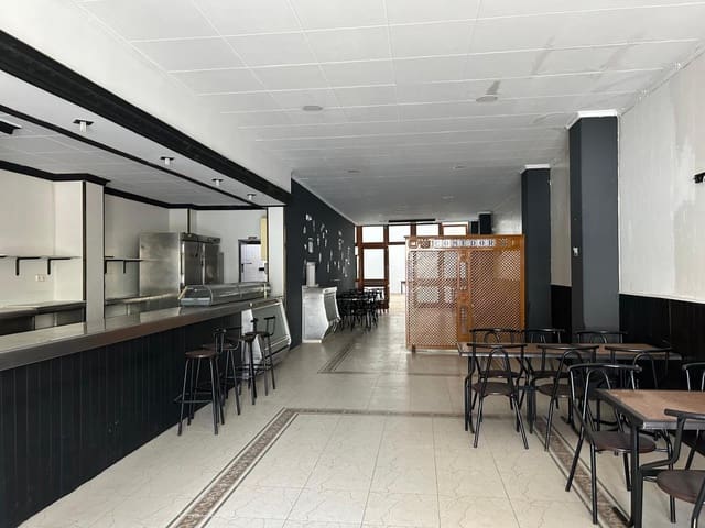 Commercial for sale in Montserrat - € 165,000 (Ref: 8992171)