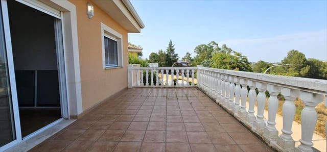 4 soveværelse Villa til salg i Montserrat med swimmingpool - € 270.000 (Ref: 9001990)