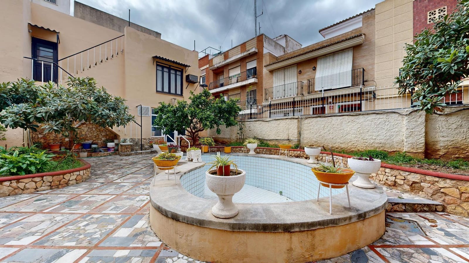 10 soveværelse Villa til salg i Torrent med swimmingpool - € 650.000 (Ref: 9006012)