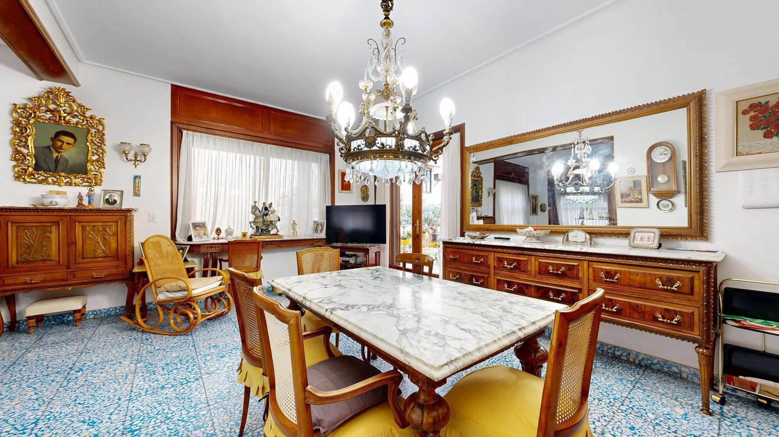 10 soveværelse Villa til salg i Torrent med swimmingpool - € 650.000 (Ref: 9006012)