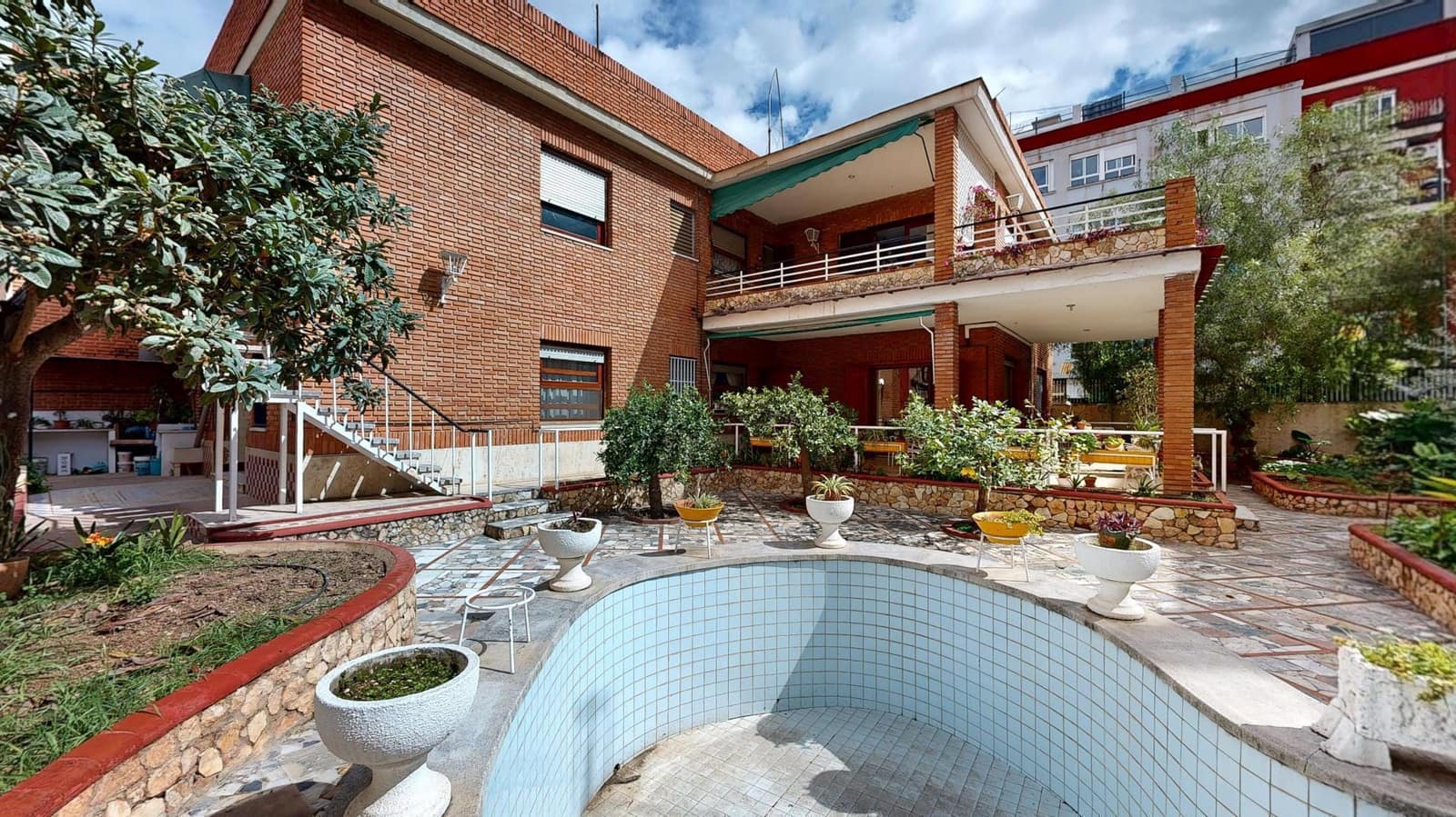 10 soveværelse Villa til salg i Torrent med swimmingpool - € 650.000 (Ref: 9006012)