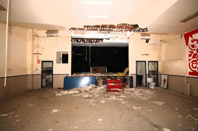 Halfvrijstaande villa te koop in Torrent - € 155.000 (Ref: 9108226)