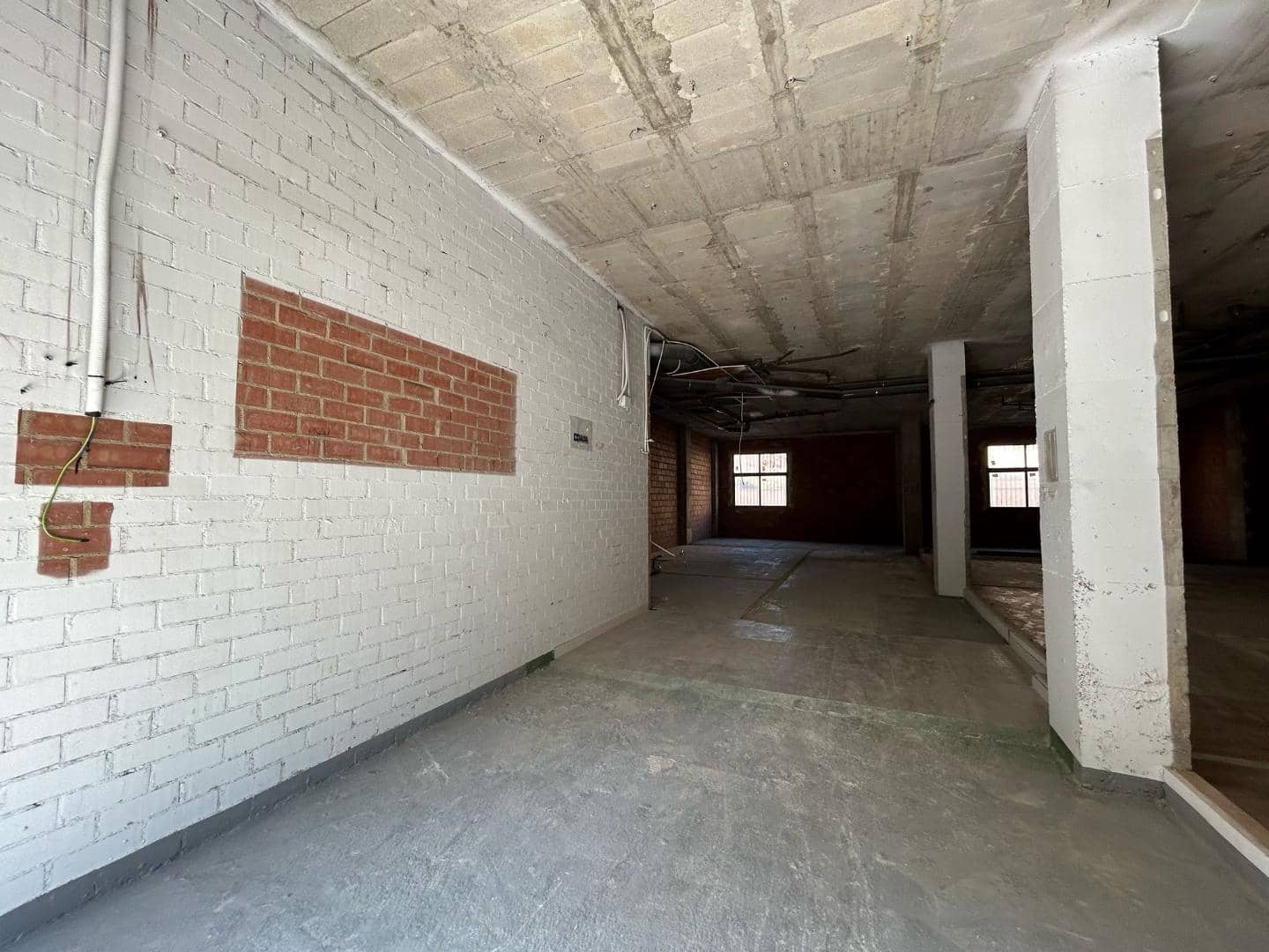 Erhverv til leje i Torrent - € 700 (Ref: 9111008)