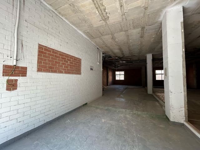 Erhverv til leje i Torrent - € 700 (Ref: 9111008)