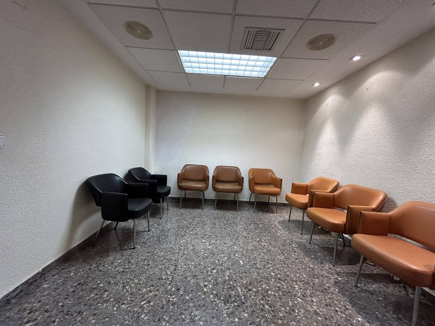 Office for rent in Torrent - € 1,200 (Ref: 9144510)