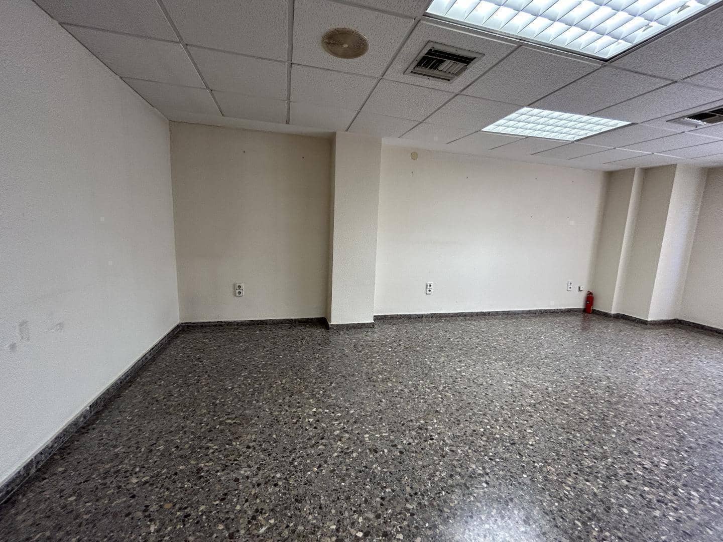 Toimisto vuokrattavana paikassa Torrent - 1 200 € (Ref: 9144510)