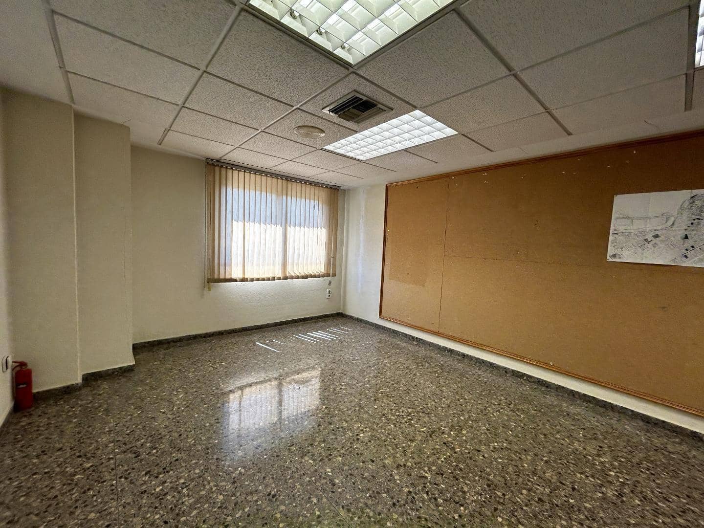 Toimisto vuokrattavana paikassa Torrent - 1 200 € (Ref: 9144510)