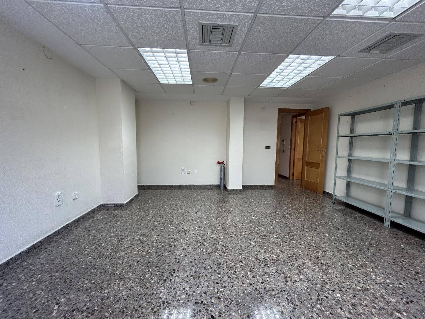 Toimisto vuokrattavana paikassa Torrent - 1 200 € (Ref: 9144510)