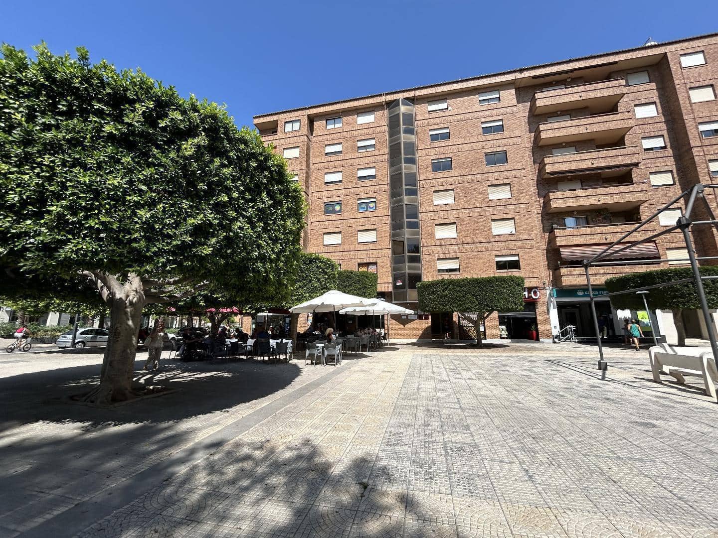 Office for rent in Torrent - € 700 (Ref: 9215459)