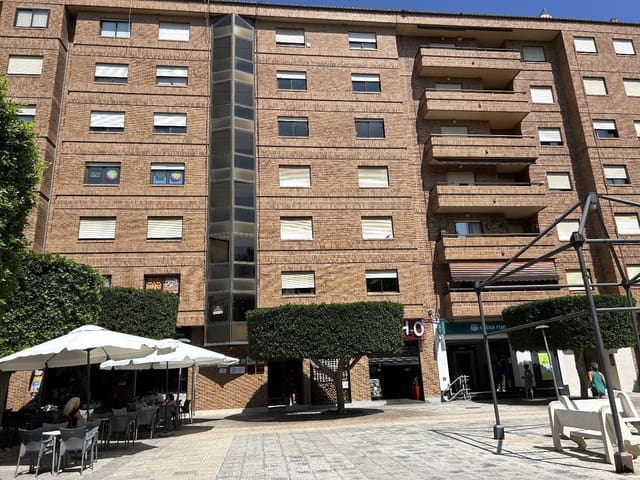 Office for rent in Torrent - € 700 (Ref: 9215459)