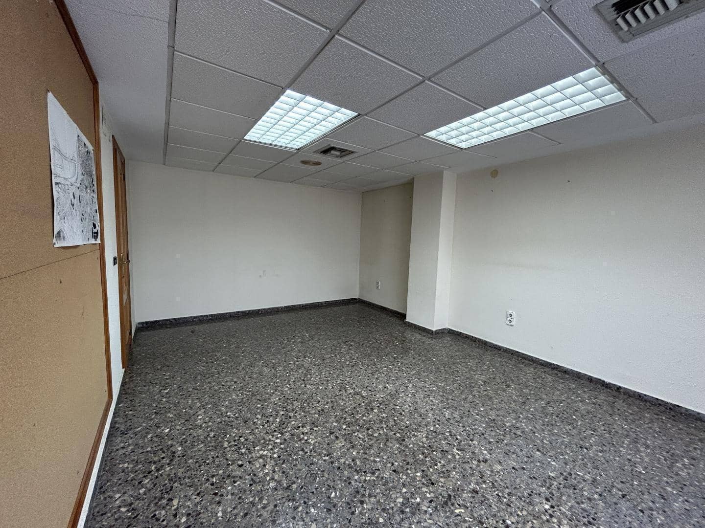 Biuro do wynajęcia w Torrent - 700 € (Ref: 9215459)