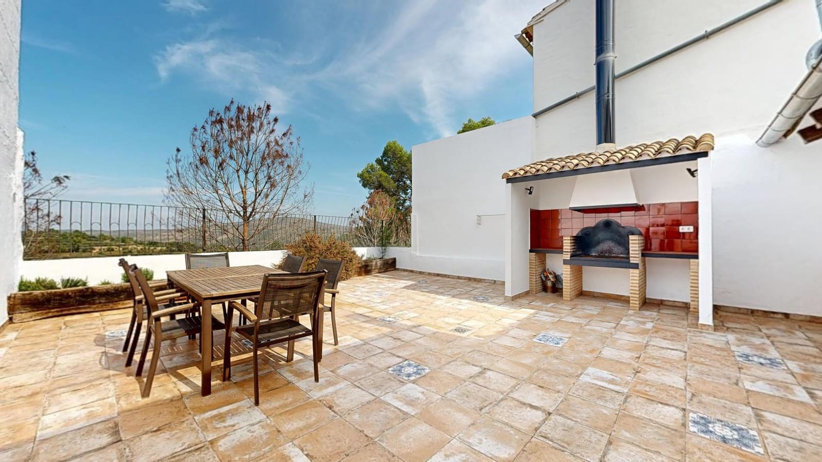 3 sovrum Radhus till salu i Anna - 245 000 € (Ref: 9311554)