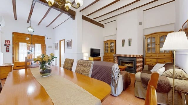 3 sovrum Radhus till salu i Anna - 245 000 € (Ref: 9311554)