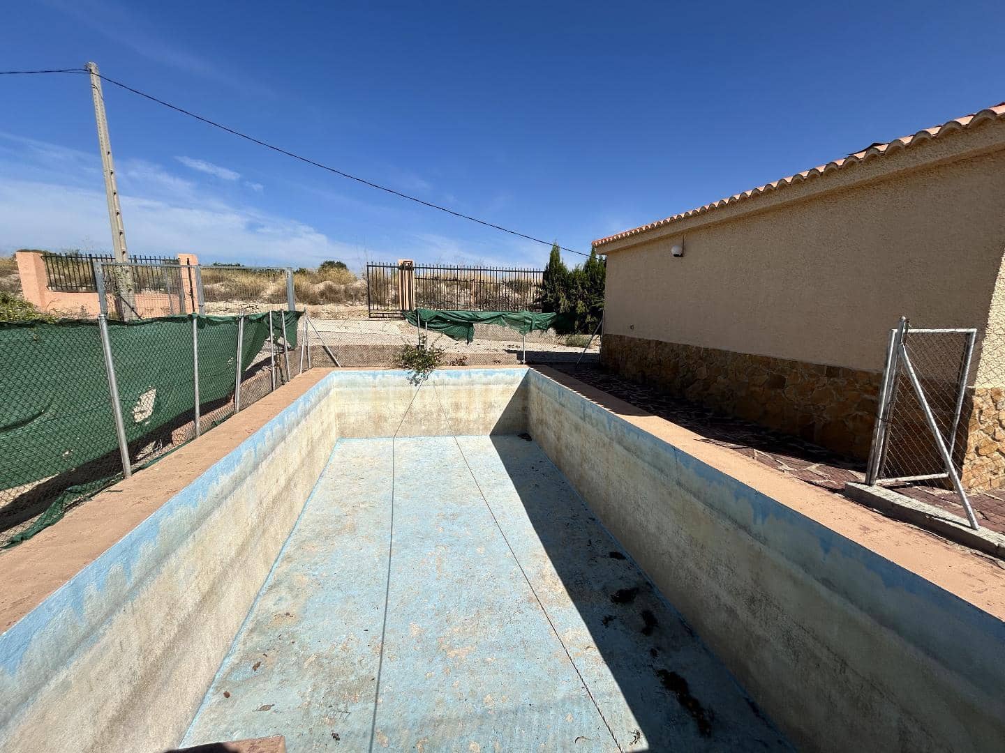 Finca/Country House for sale in Torrent - € 275,000 (Ref: 9325755)