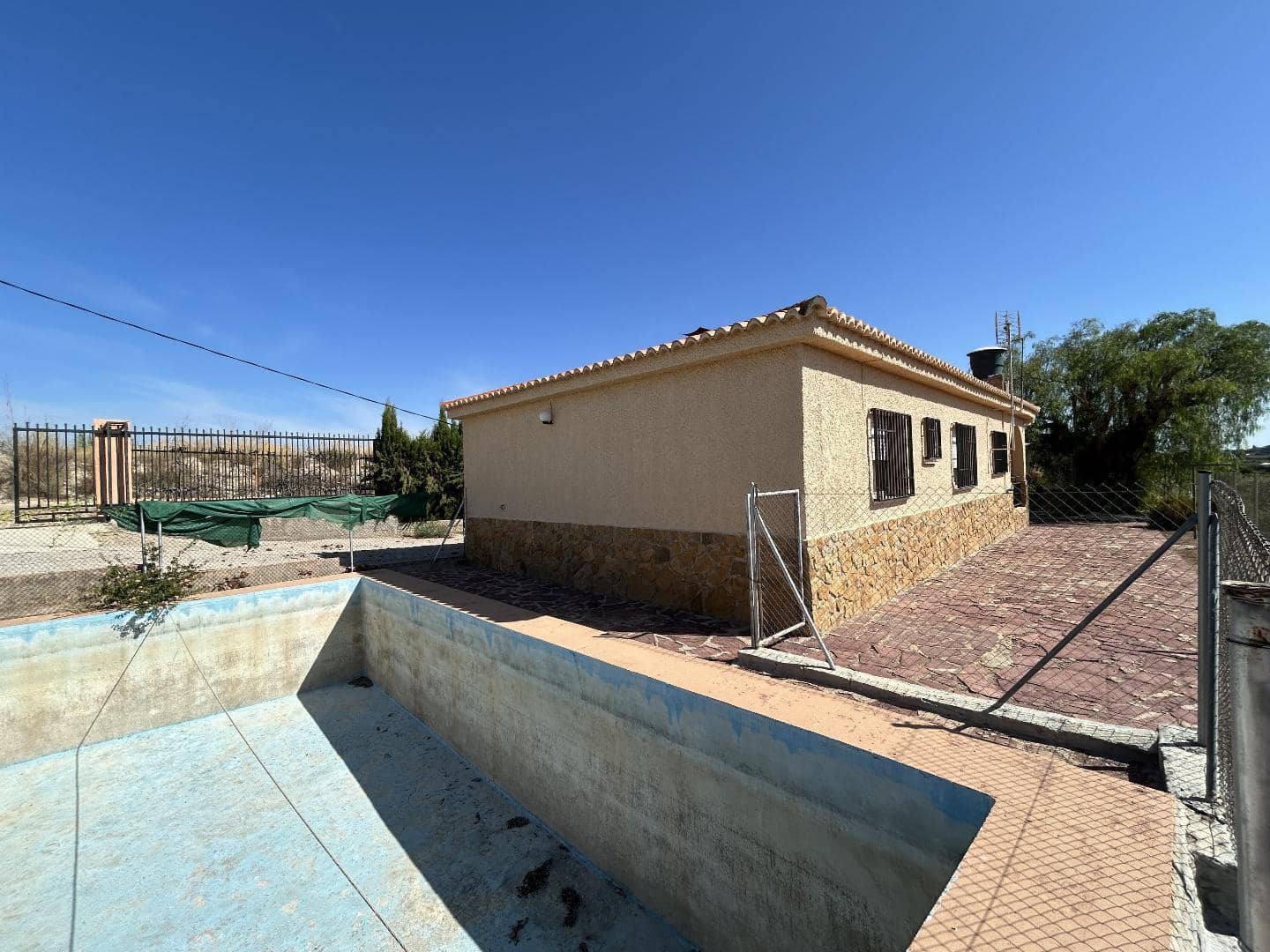 Finca/Country House for sale in Torrent - € 275,000 (Ref: 9325755)