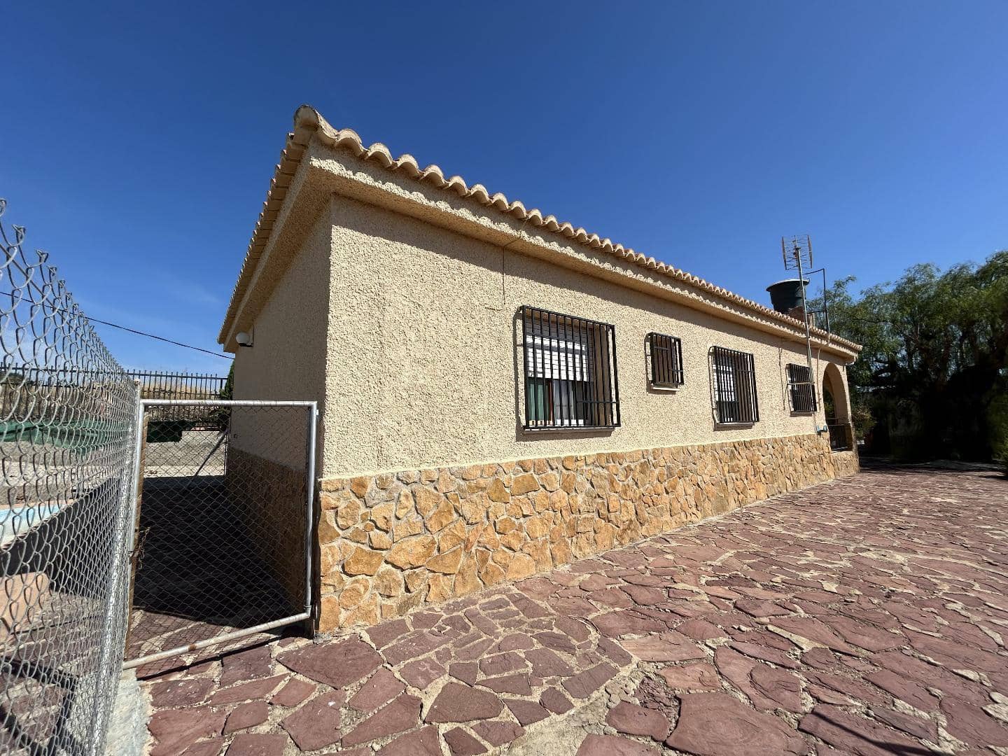Finca/Country House for sale in Torrent - € 275,000 (Ref: 9325755)