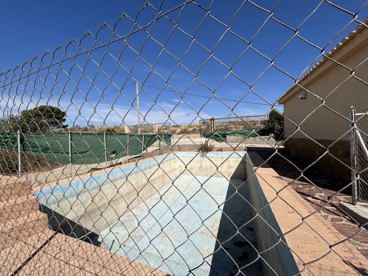 Finca/Country House for sale in Torrent - € 275,000 (Ref: 9325755)