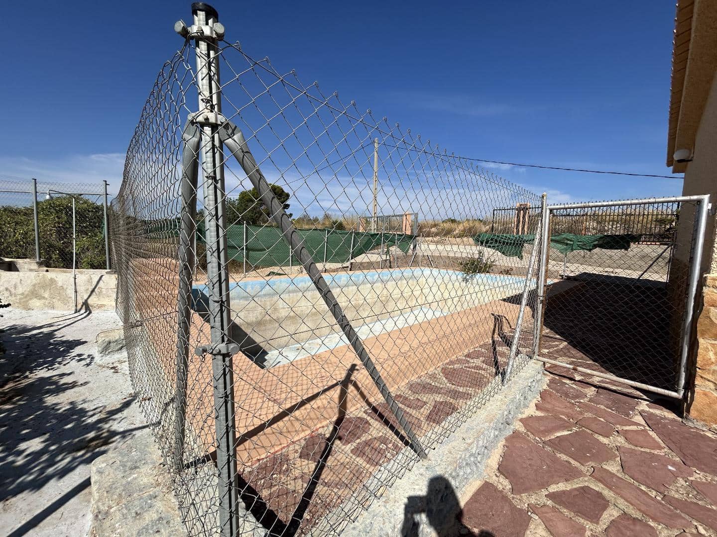 Finca/Country House for sale in Torrent - € 275,000 (Ref: 9325755)