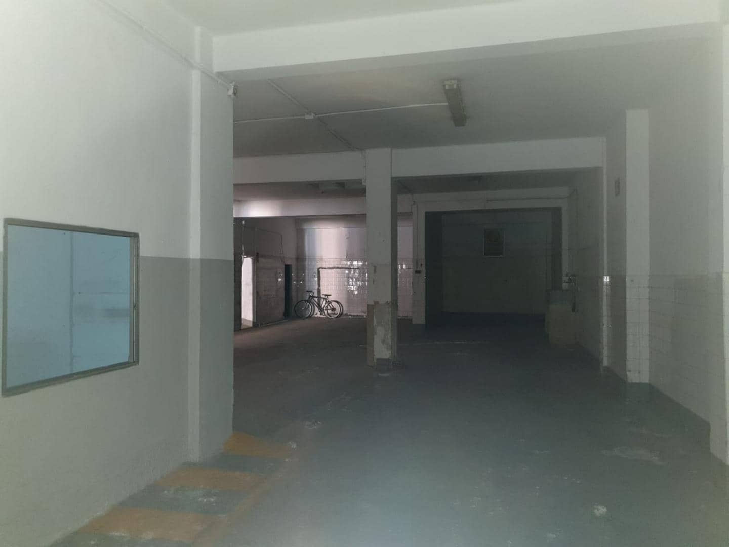 Commerciale in vendita in Torrent - 200.000 € (Rif: 9328546)