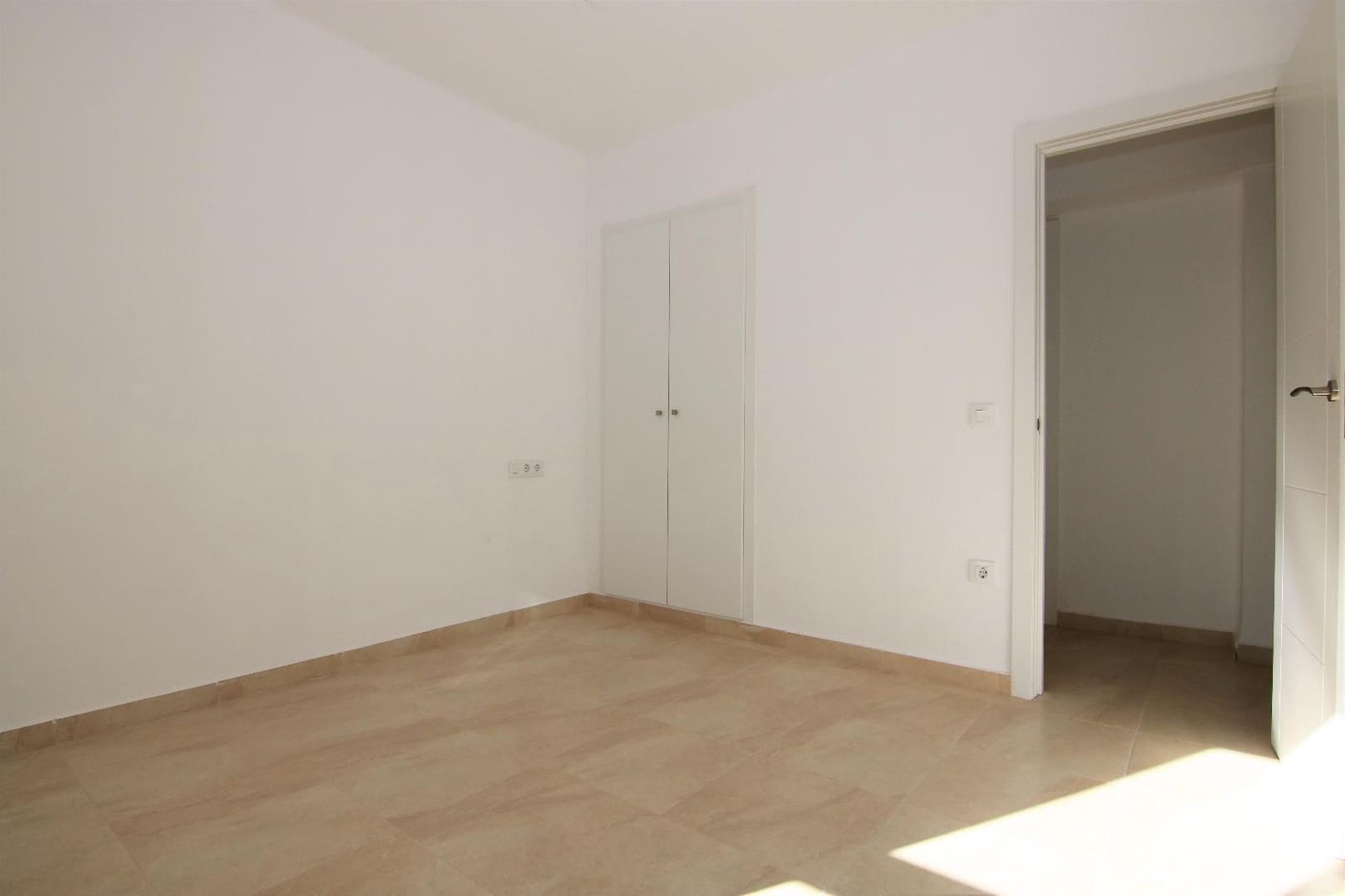 2 bedroom Flat for rent in Torrent - € 875 (Ref: 9395529)