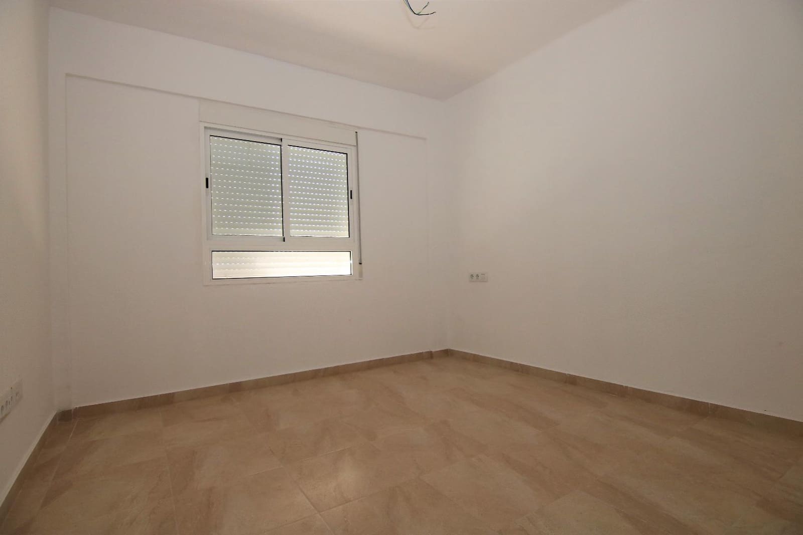 2 bedroom Flat for rent in Torrent - € 875 (Ref: 9395529)
