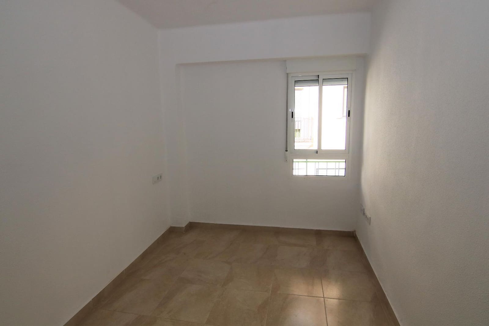 2 bedroom Flat for rent in Torrent - € 875 (Ref: 9395529)