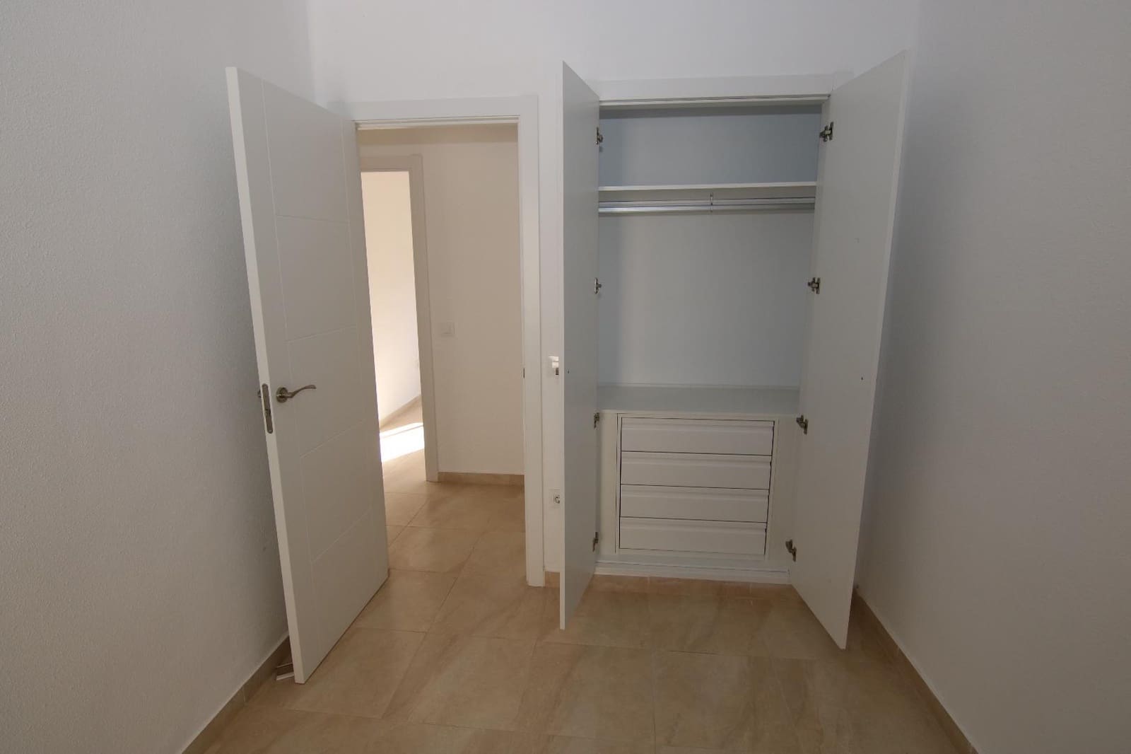 2 bedroom Flat for rent in Torrent - € 875 (Ref: 9395529)