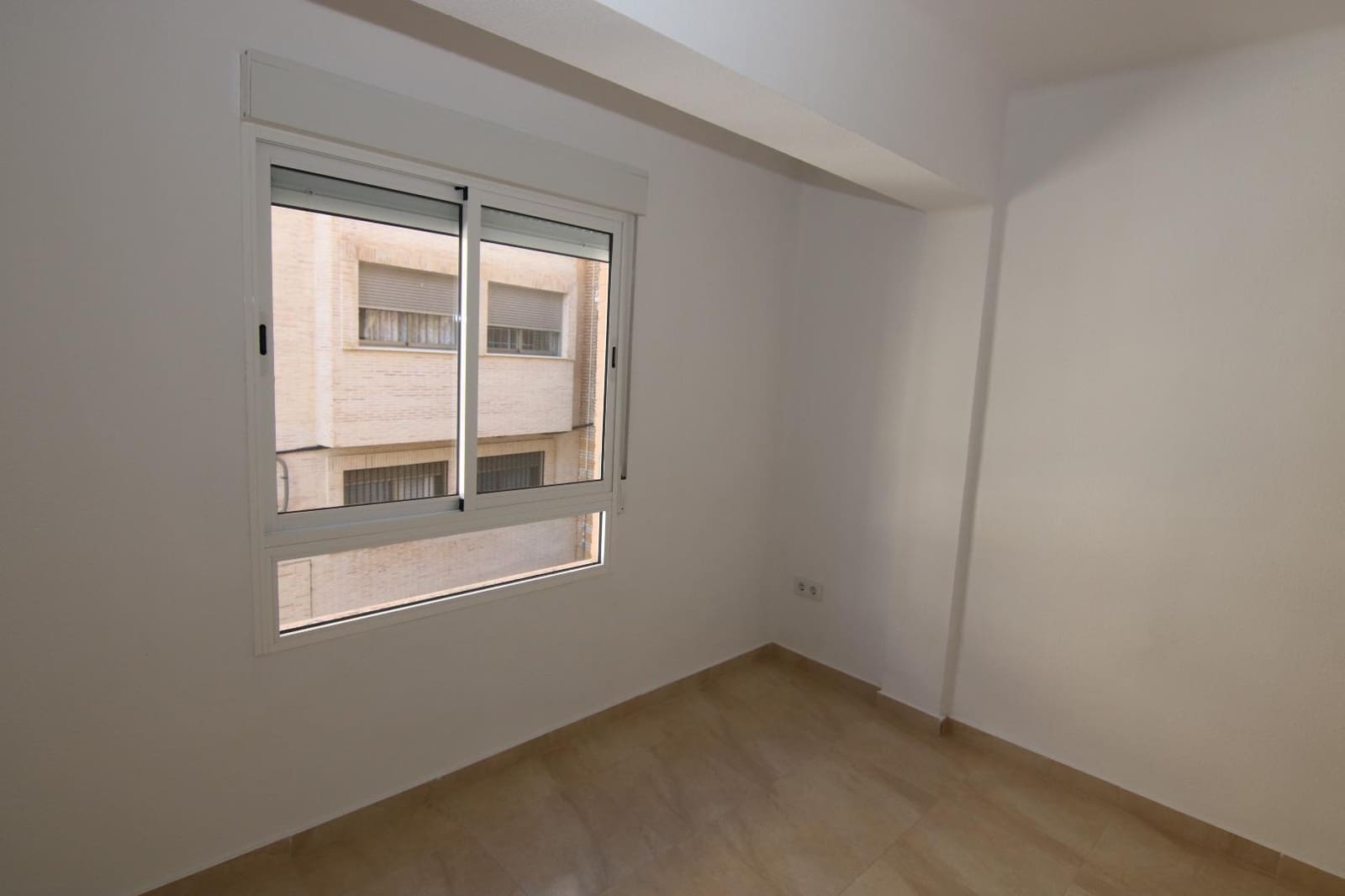 2 bedroom Flat for rent in Torrent - € 875 (Ref: 9395529)