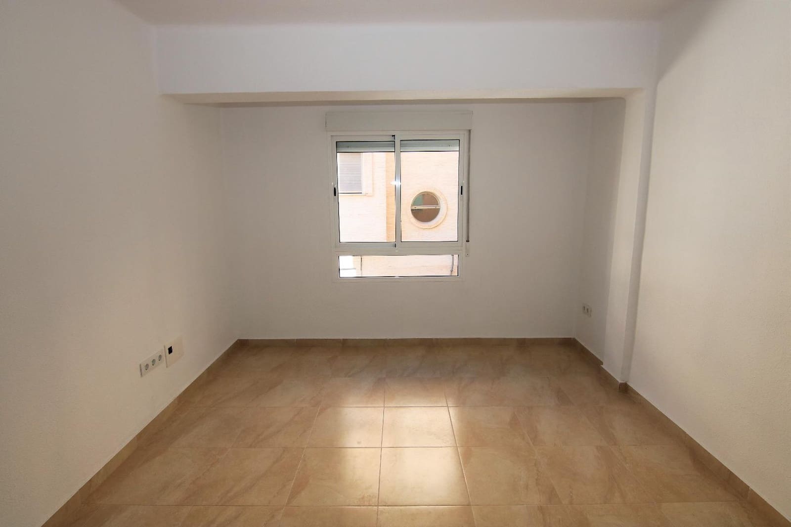2 bedroom Flat for rent in Torrent - € 875 (Ref: 9395529)