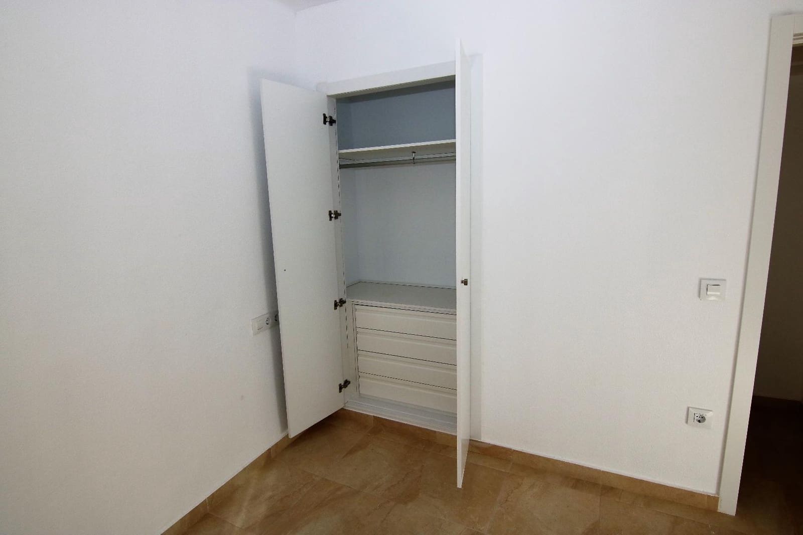 2 bedroom Flat for rent in Torrent - € 875 (Ref: 9395529)