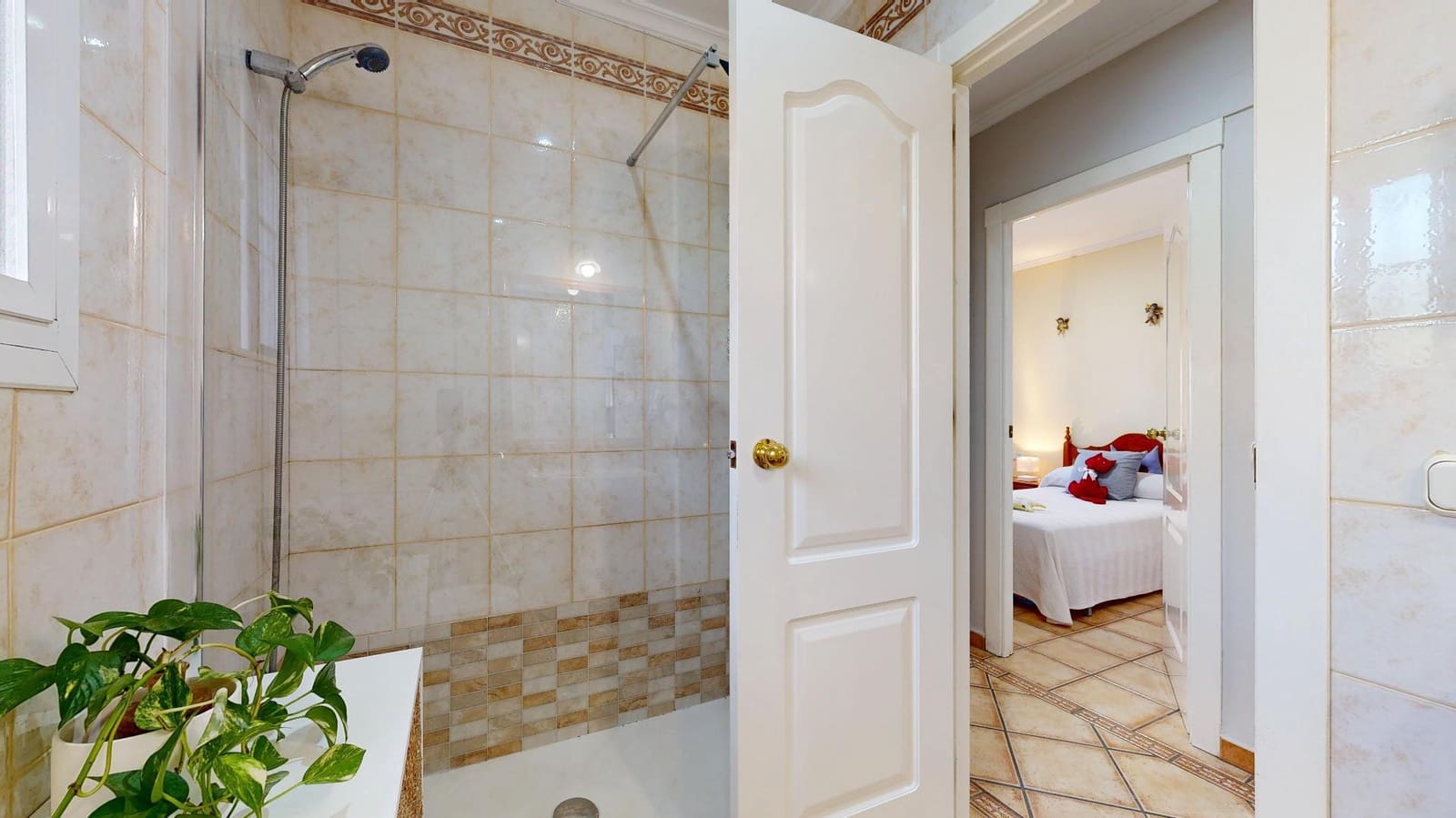 4 soveværelse Villa til salg i Montserrat med swimmingpool - € 375.000 (Ref: 9403381)