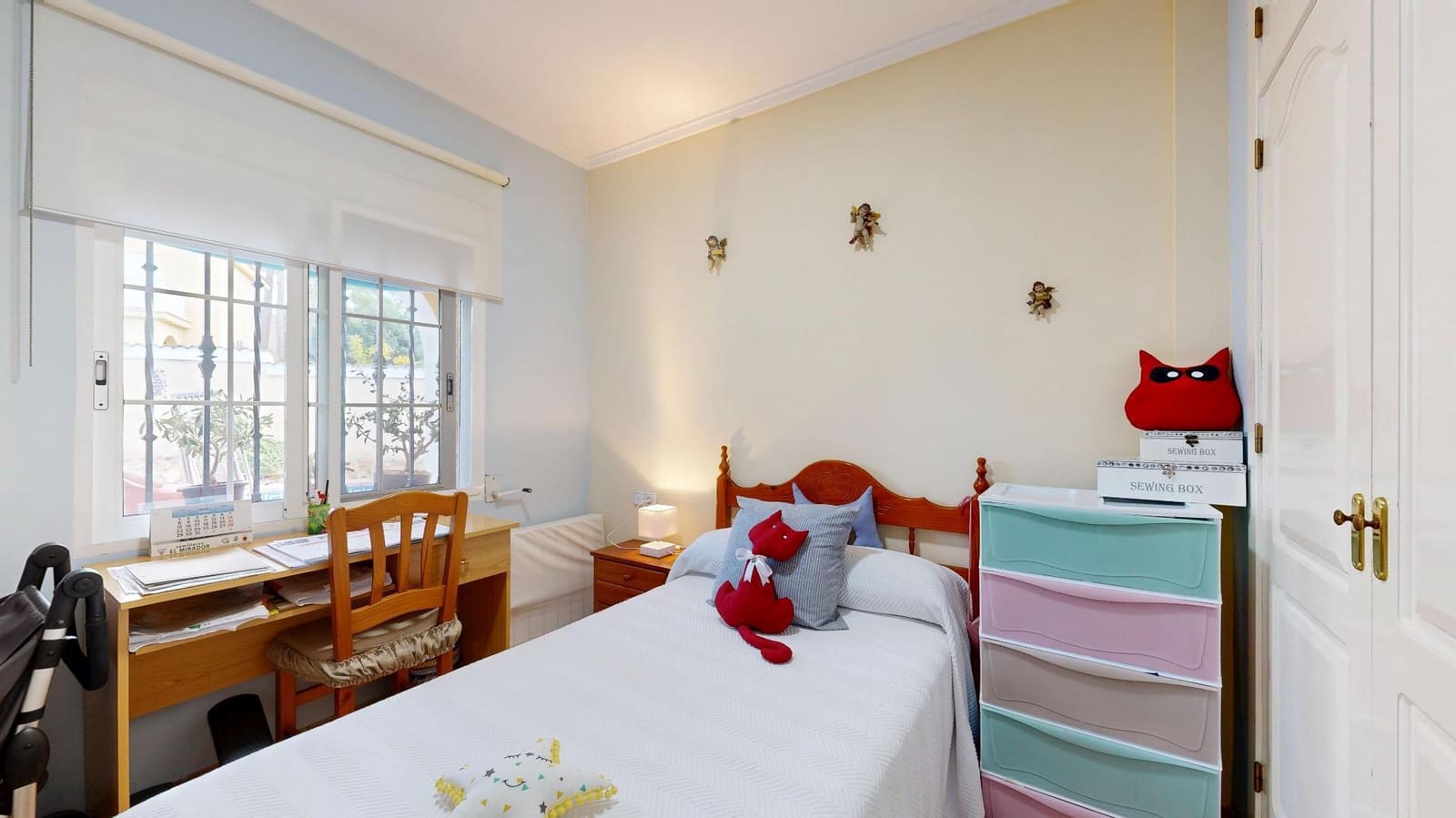 4 soveværelse Villa til salg i Montserrat med swimmingpool - € 375.000 (Ref: 9403381)