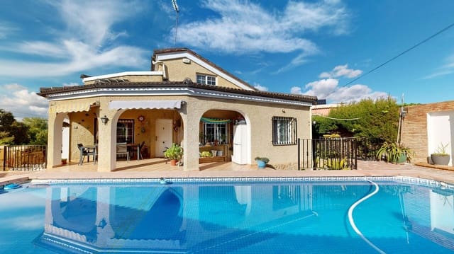 4 Zimmer Villa zu verkaufen in Montserrat mit Pool - 375.000 € (Ref: 9403381)