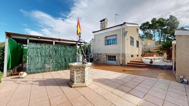 4 Zimmer Villa zu verkaufen in Montserrat mit Pool - 375.000 € (Ref: 9403381)