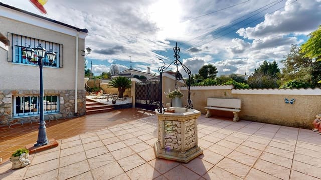 4 Zimmer Villa zu verkaufen in Montserrat mit Pool - 375.000 € (Ref: 9403381)