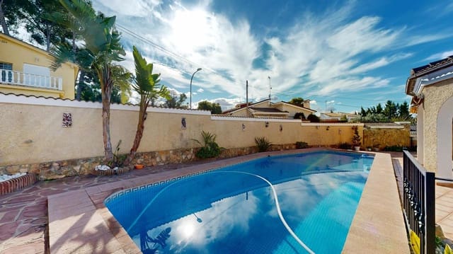 4 Zimmer Villa zu verkaufen in Montserrat mit Pool - 375.000 € (Ref: 9403381)