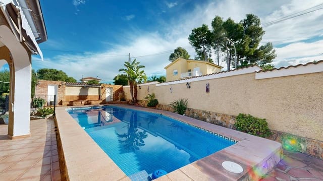 4 bedroom Villa for sale in Montserrat with pool - € 375,000 (Ref: 9403381)