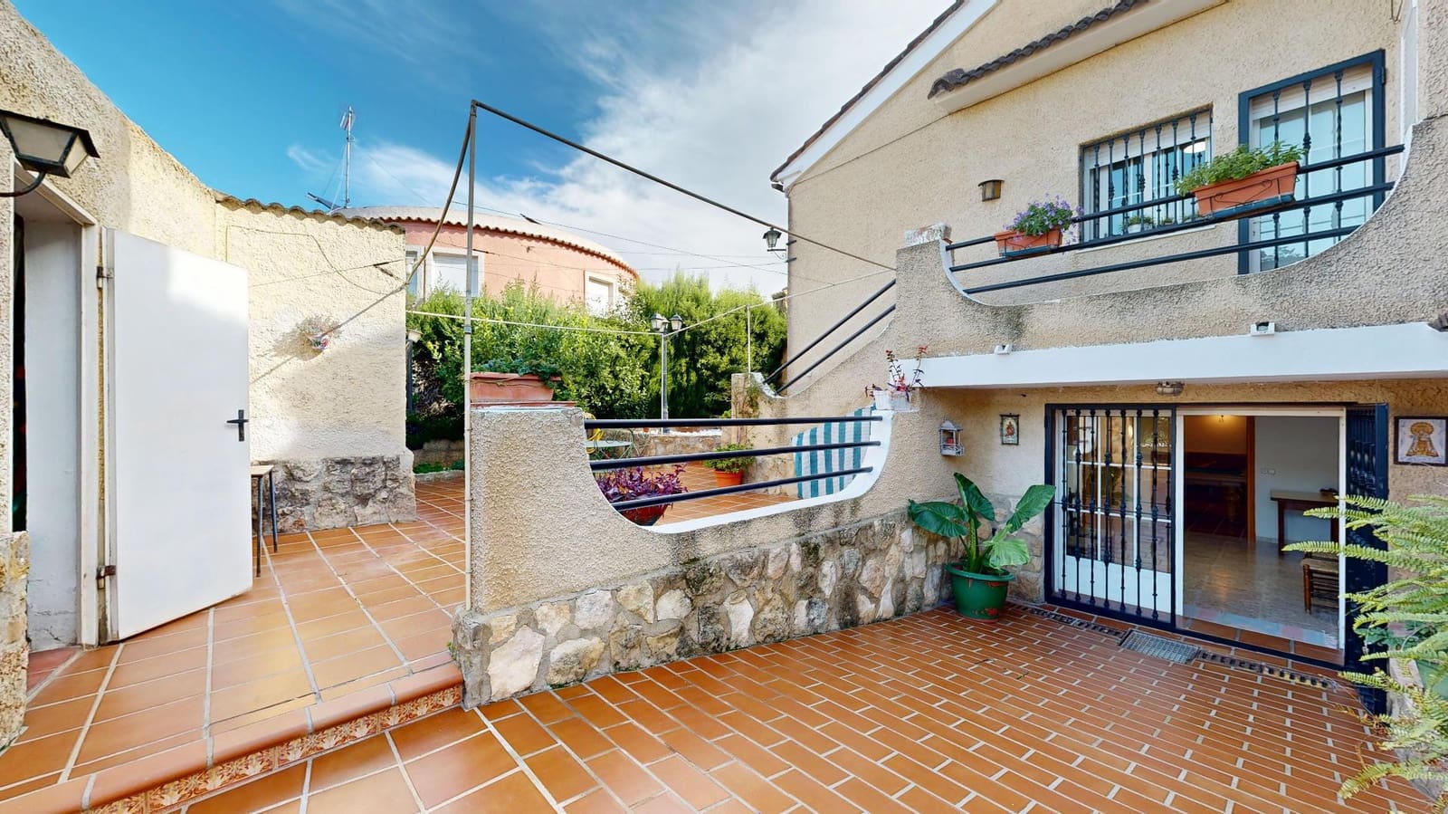 4 soveværelse Villa til salg i Montserrat med swimmingpool - € 375.000 (Ref: 9403381)