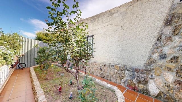 4 Zimmer Villa zu verkaufen in Montserrat mit Pool - 375.000 € (Ref: 9403381)