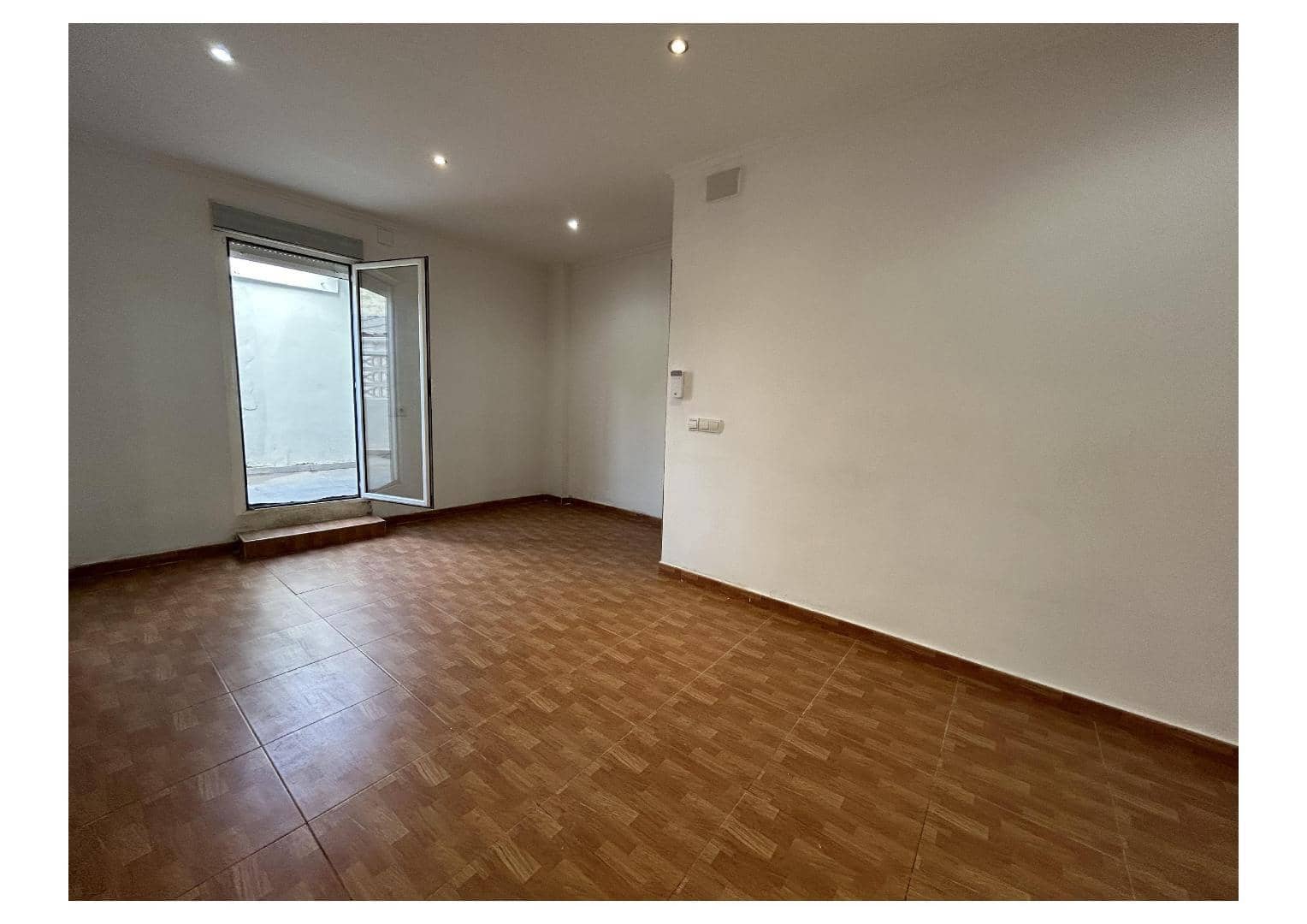 2 soveværelse Lejlighed til leje i Torrent - € 800 (Ref: 9406819)