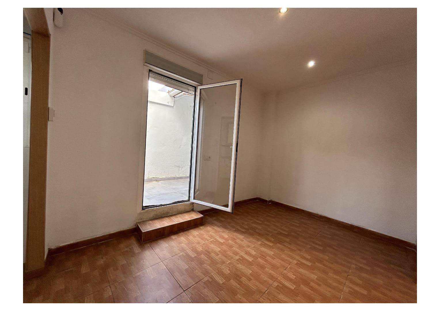 2 soveværelse Lejlighed til leje i Torrent - € 800 (Ref: 9406819)